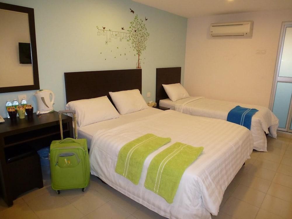 Your Hotel Klang Exterior photo