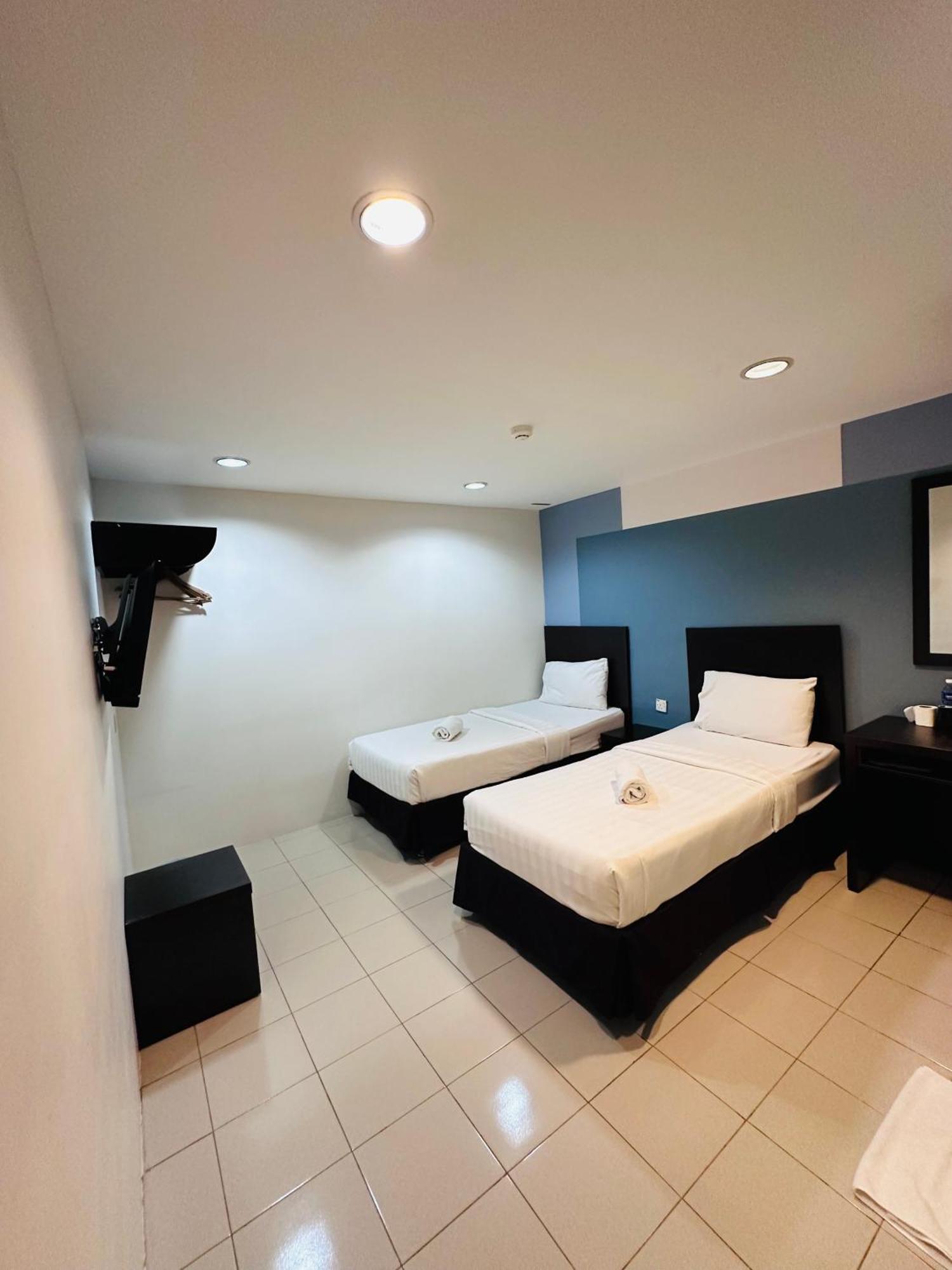Your Hotel Klang Exterior photo
