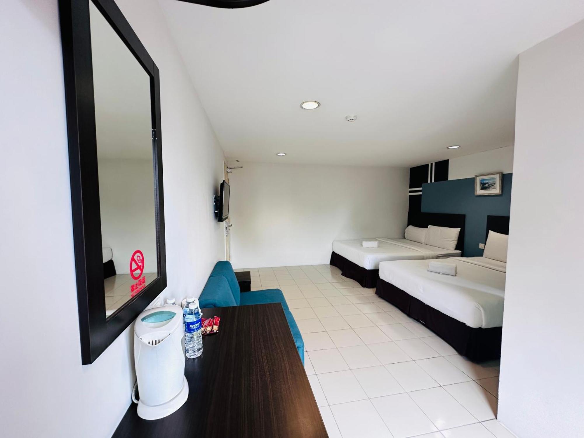 Your Hotel Klang Exterior photo