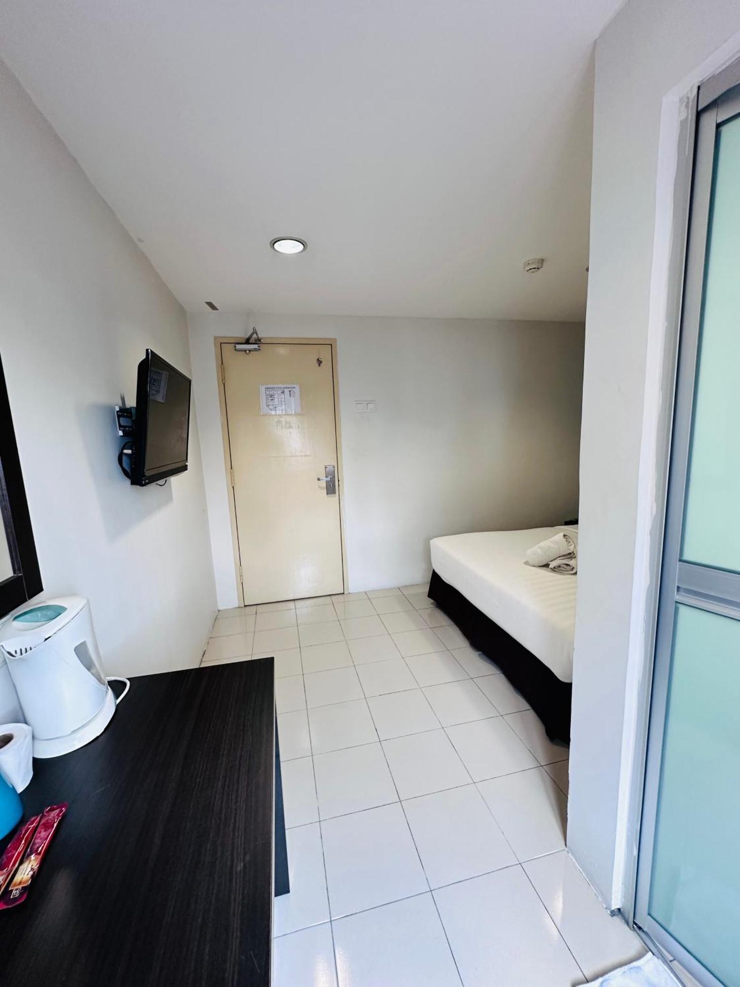 Your Hotel Klang Exterior photo