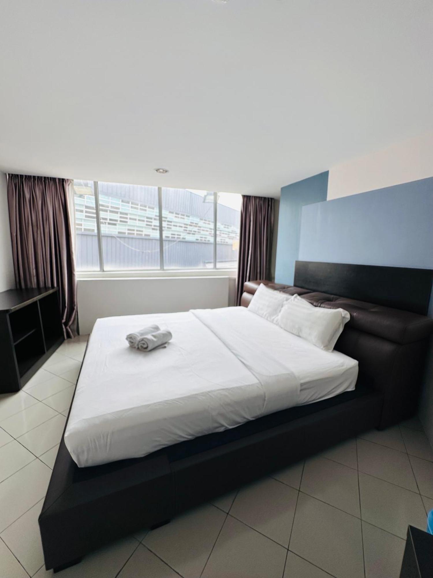 Your Hotel Klang Exterior photo