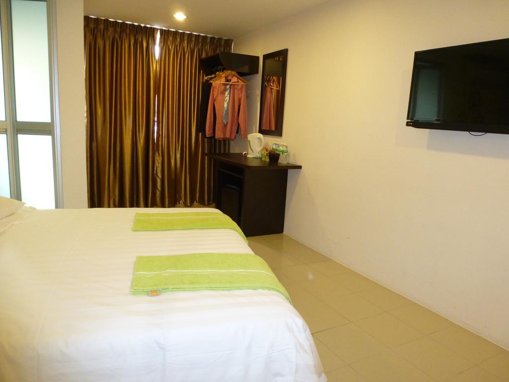Your Hotel Klang Exterior photo