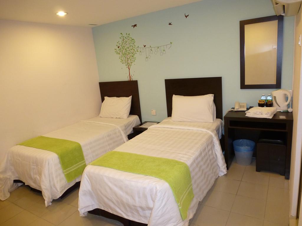 Your Hotel Klang Exterior photo